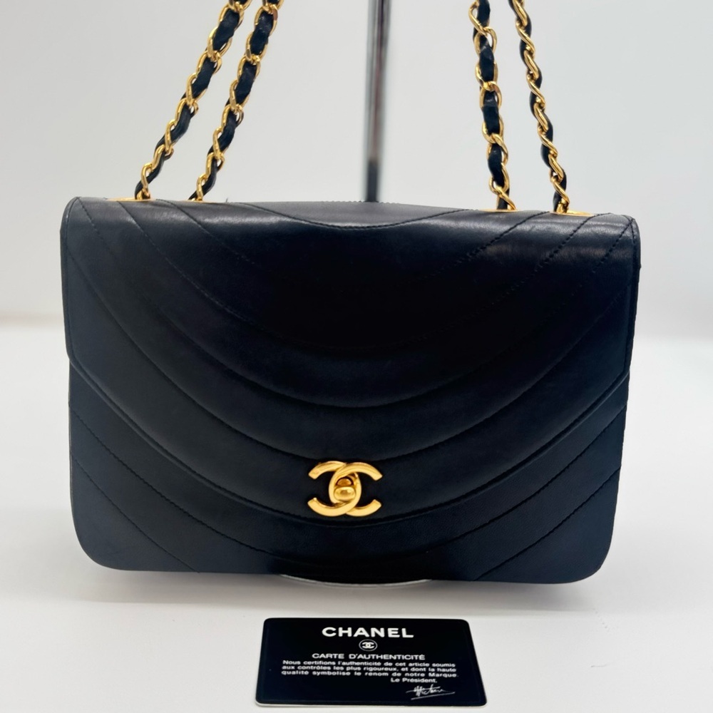 CHANEL Chevron Timeless Flap Lambskin Small Single Flap Black + 🆓 ENTRUPY COA
